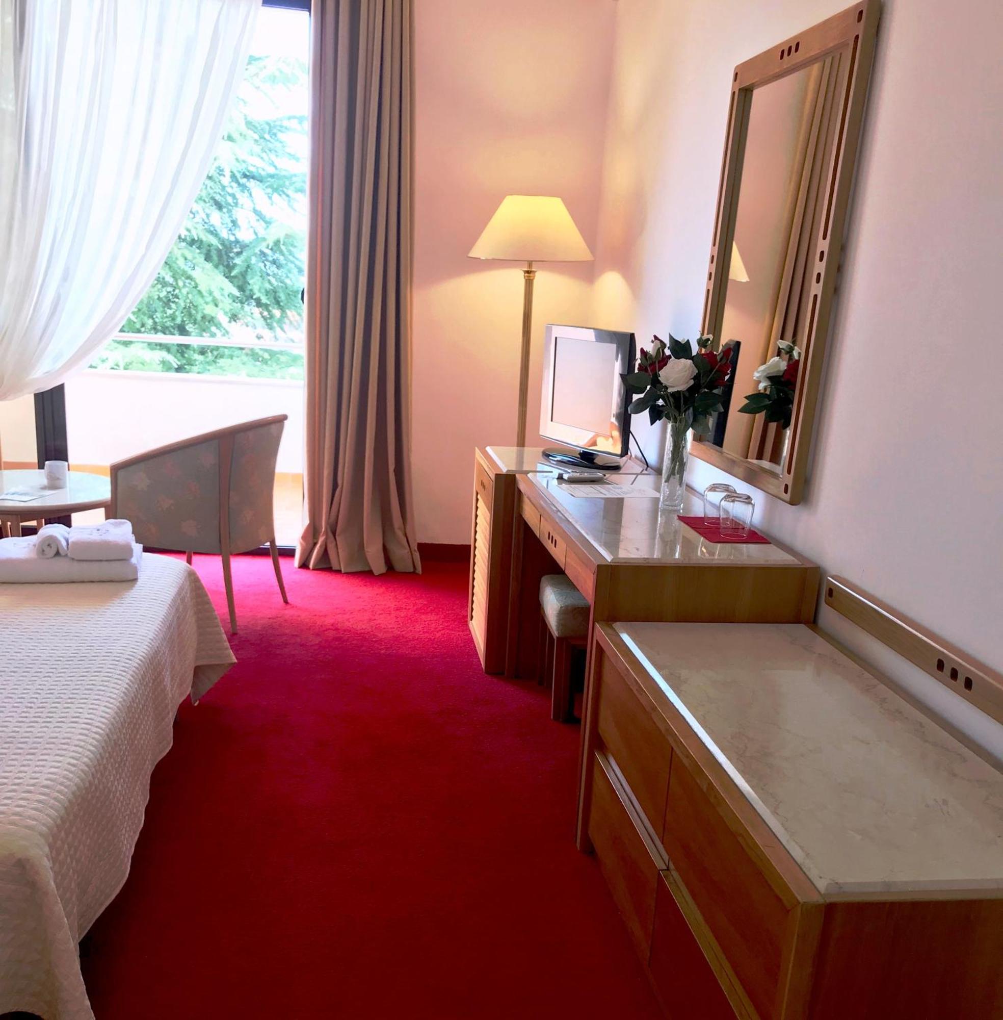 Chateau Linza Resort Tirana Exteriör bild