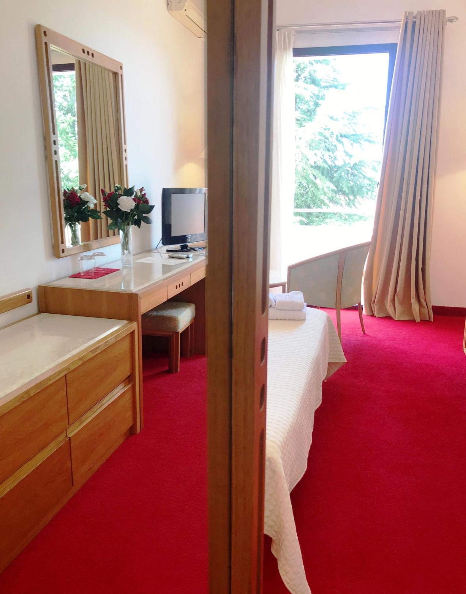 Chateau Linza Resort Tirana Exteriör bild