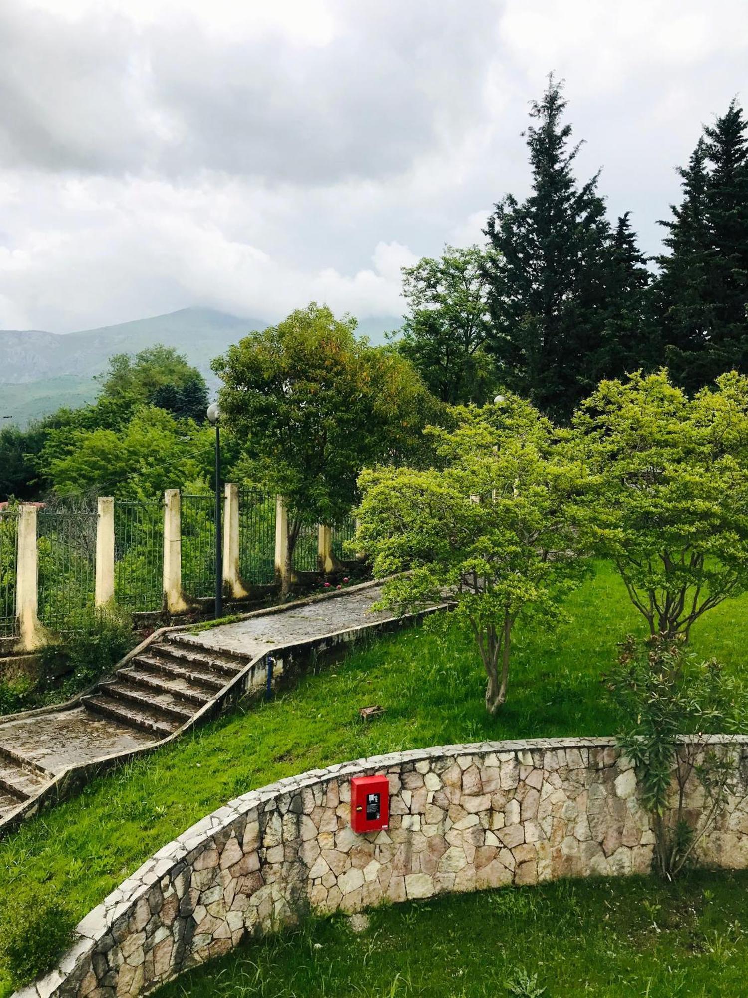 Chateau Linza Resort Tirana Exteriör bild