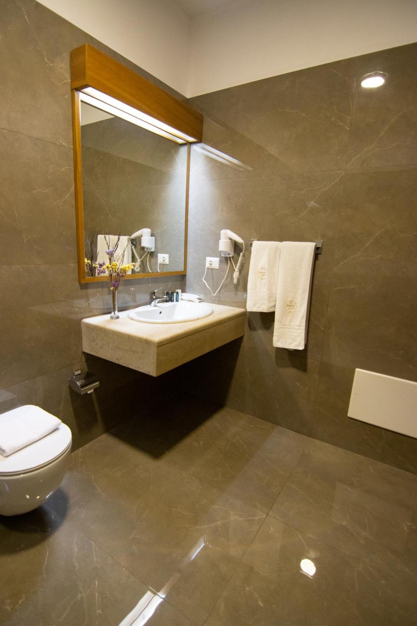 Chateau Linza Resort Tirana Exteriör bild