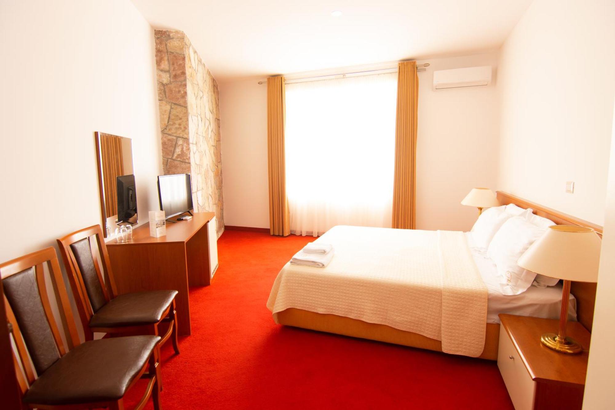 Chateau Linza Resort Tirana Exteriör bild