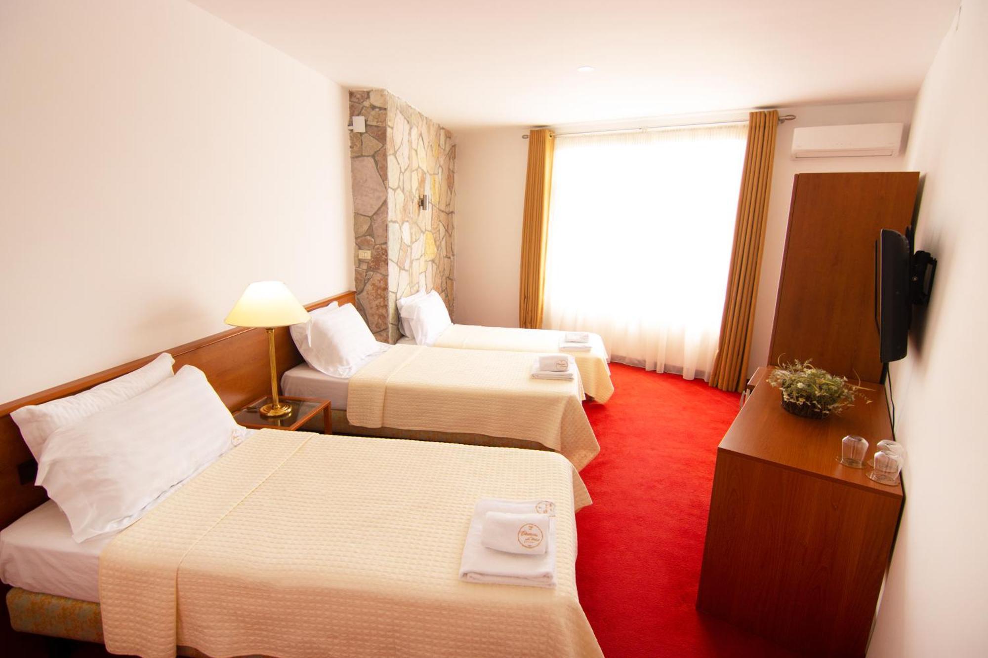 Chateau Linza Resort Tirana Exteriör bild