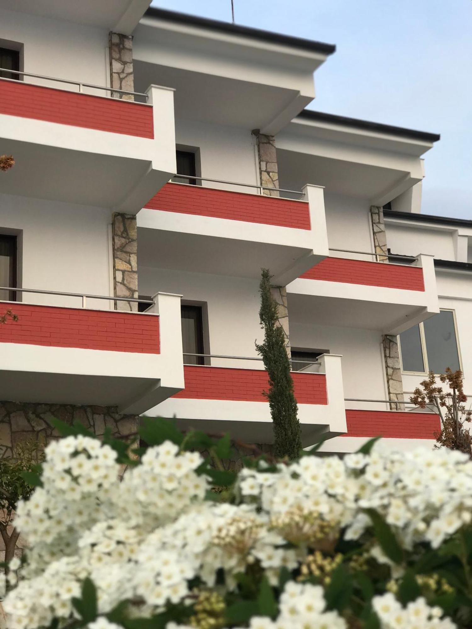 Chateau Linza Resort Tirana Exteriör bild