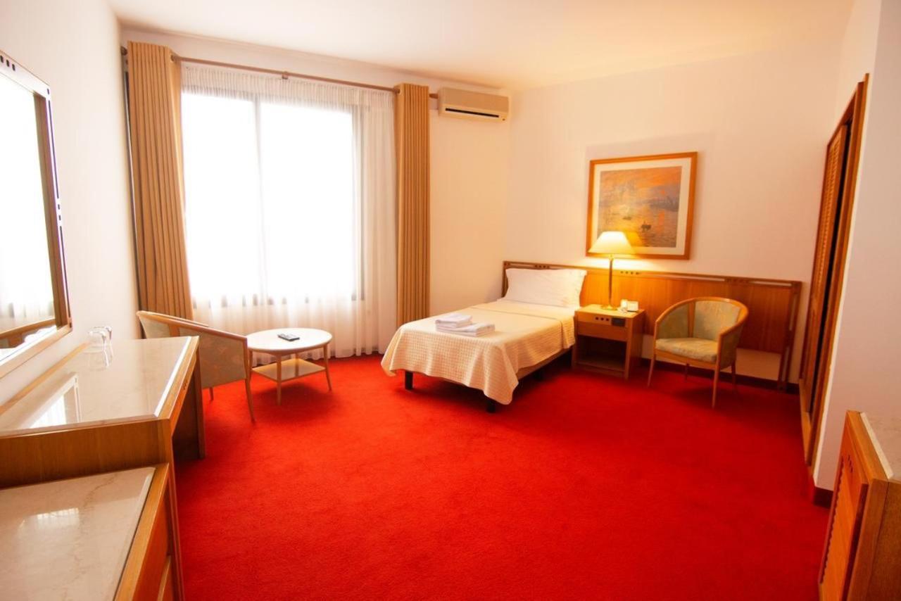 Chateau Linza Resort Tirana Exteriör bild